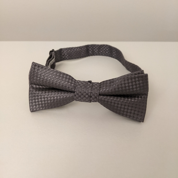 C2 by CALIBRATE 100% Silk Bow Tie (big boy) - Picture 5 of 10